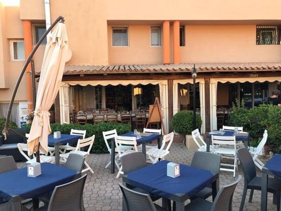 Casa Vacanze Villa Sandrina Costa Paradiso Bagian luar foto